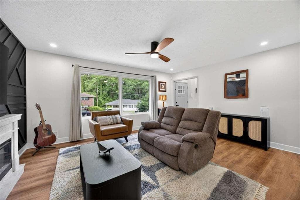 3 bedroom, 2 bathroom, 1,657 sq ft single family residence for sale at 1392 Willow Trail, Atlanta, GA 30311 — photo 3