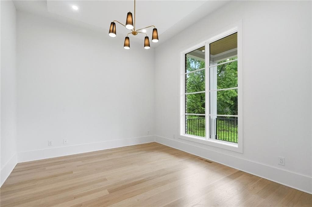 5 bedroom, 6 bathroom, 5,200 sq ft single family residence under contract at 2620 Caney Road, Alpharetta, GA 30005 — photo 4