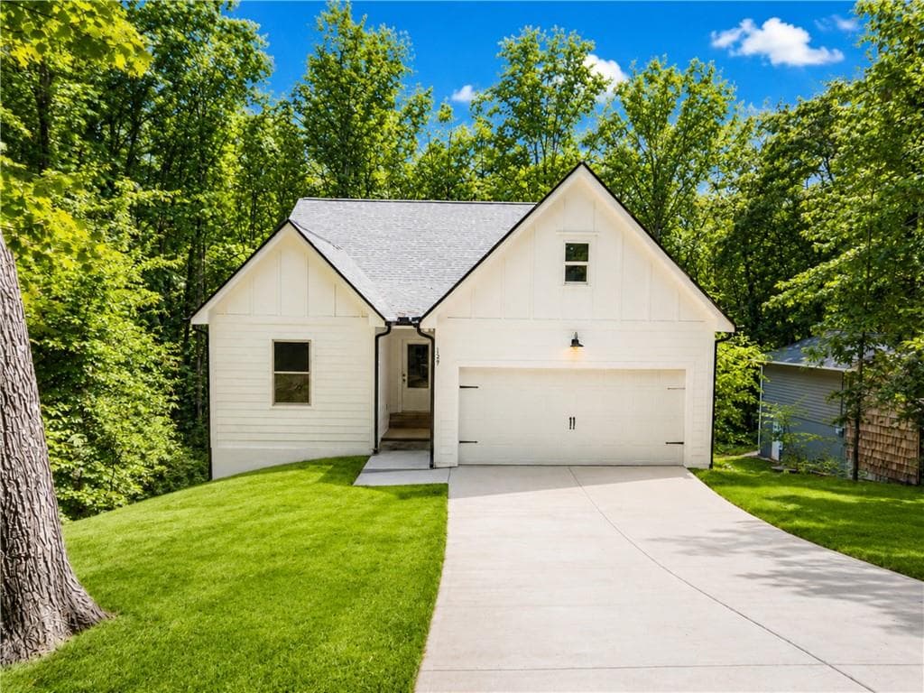 3 bedroom, 2 bathroom, 1,580 sq ft single family residence under contract at 159 Settlement Road, Jasper, GA 30143