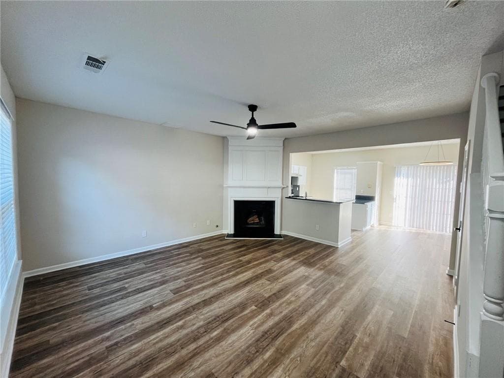2 bedroom, 3 bathroom, 1,316 sq ft townhouse for sale at 4645 Valais Court 42, Alpharetta, GA 30022 — photo 2