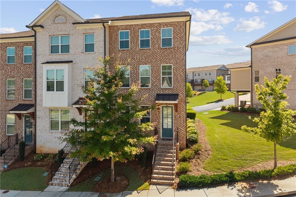 3 bedroom, 4 bathroom, 1,822 sq ft townhouse sold at 3293 Bartee Walk, Suwanee, GA 30024