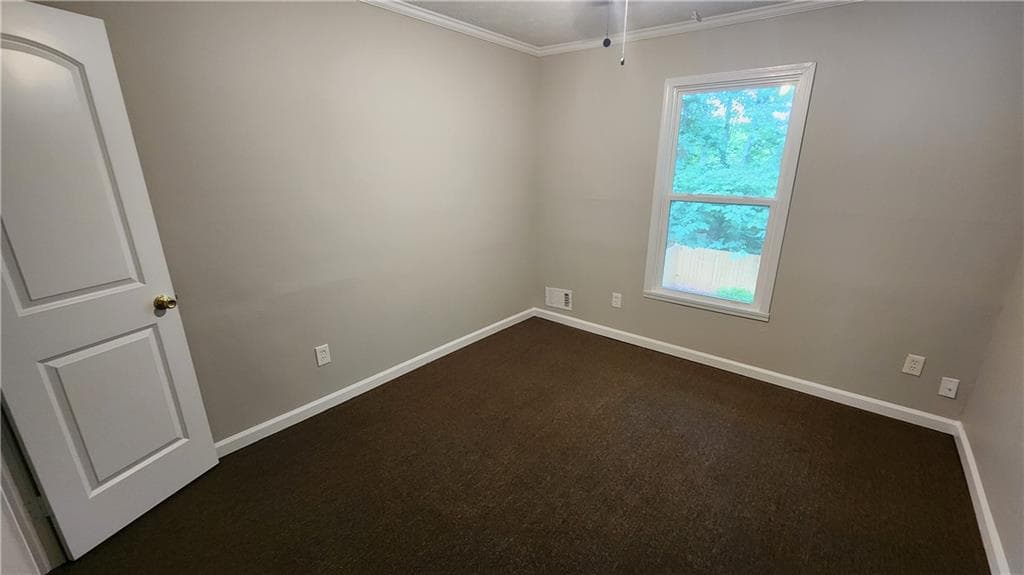 3 bedroom, 2 bathroom, 3,280 sq ft single family residence under contract at 2595 Golfview Terrace, Conyers, GA 30013 — photo 4