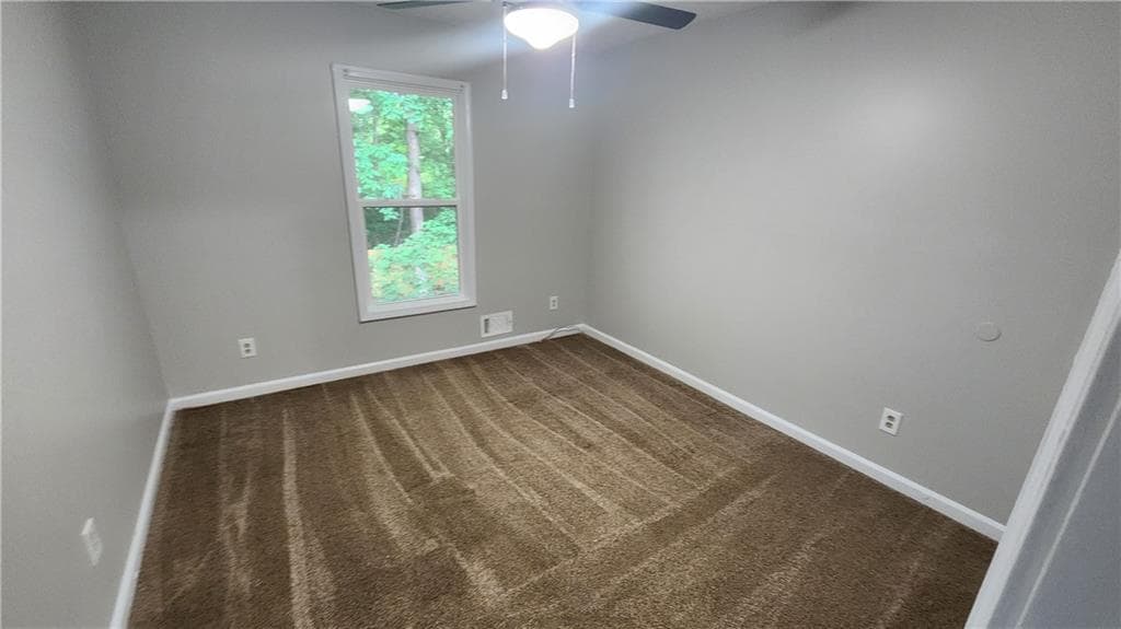 3 bedroom, 2 bathroom, 3,280 sq ft single family residence under contract at 2595 Golfview Terrace, Conyers, GA 30013 — photo 9