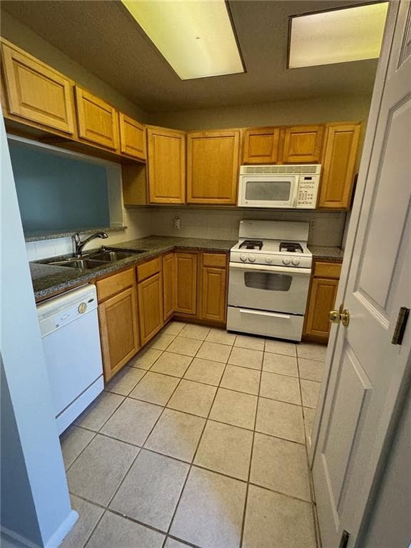 2 bedroom, 3 bathroom, 1,088 sq ft townhouse for rent at 1306 Wedgewood Court, Atlanta, GA 30350 for $2,000 a month — photo 7