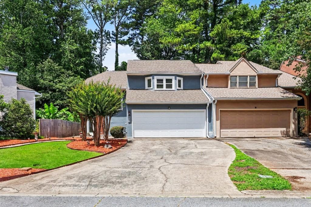 3 bedroom, 3 bathroom, 1,799 sq ft townhouse sold at 1470 Briaroaks Trail, Atlanta, GA 30329