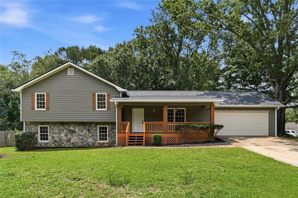 4 bedroom, 2 bathroom, 1,832 sq ft single family residence sold at 1662 Graduate Lane, Lawrenceville, GA 30044