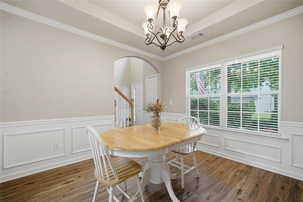 4 bedroom, 3 bathroom, 2,516 sq ft single family residence for sale at 6605 Flagstone Court, Cumming, GA 30028 — photo 4