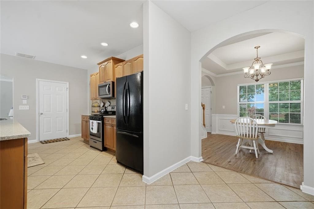 4 bedroom, 3 bathroom, 2,516 sq ft single family residence for sale at 6605 Flagstone Court, Cumming, GA 30028 — photo 5