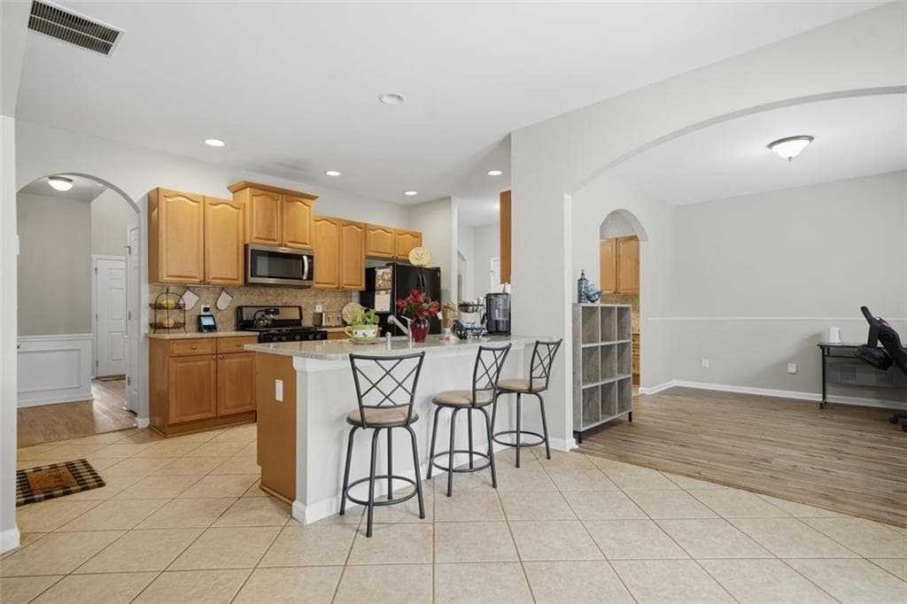 4 bedroom, 3 bathroom, 2,516 sq ft single family residence for sale at 6605 Flagstone Court, Cumming, GA 30028 — photo 9