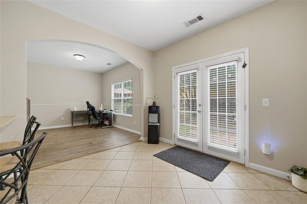 4 bedroom, 3 bathroom, 2,516 sq ft single family residence for sale at 6605 Flagstone Court, Cumming, GA 30028 — photo 10