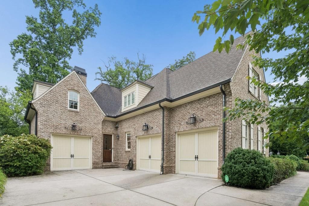6 bedroom, 8 bathroom, 7,572 sq ft single family residence for sale at 1740 Doncaster Drive, Atlanta, GA 30309 — photo 10