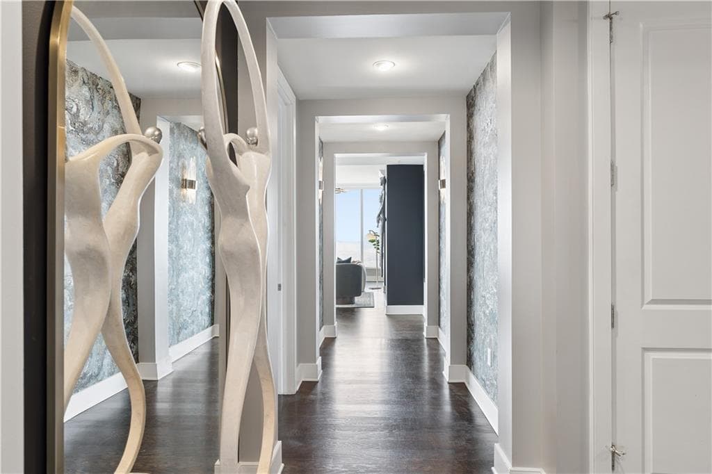 2 bedroom, 3 bathroom, 2,214 sq ft condominium for sale at 3630 Peachtree Road 2404, Atlanta, GA 30326 — photo 9