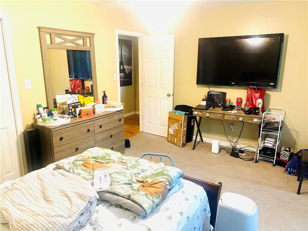 6 bedroom, 5 bathroom, 2,202 sq ft single family residence for sale at 105 Flat Creek Court, Fayetteville, GA 30214 — photo 7