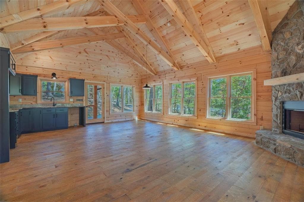 2 bedroom, 2 bathroom, 1,200 sq ft single family residence for sale at 100 Crystal Oliver Lane, Blue Ridge, GA 30513 — photo 4
