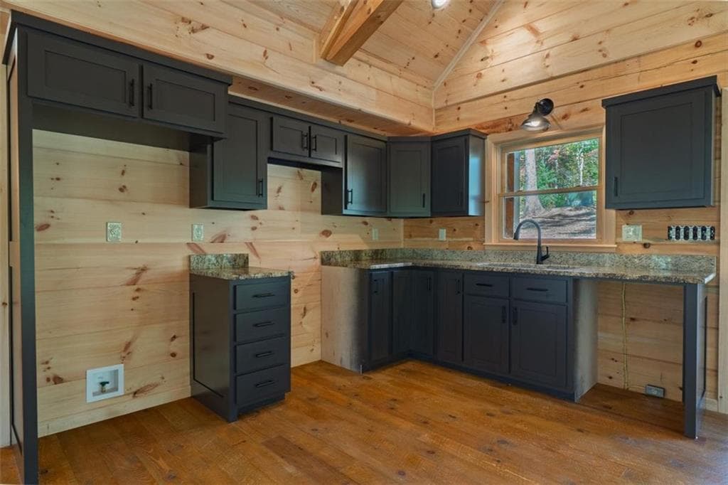 2 bedroom, 2 bathroom, 1,200 sq ft single family residence for sale at 100 Crystal Oliver Lane, Blue Ridge, GA 30513 — photo 5
