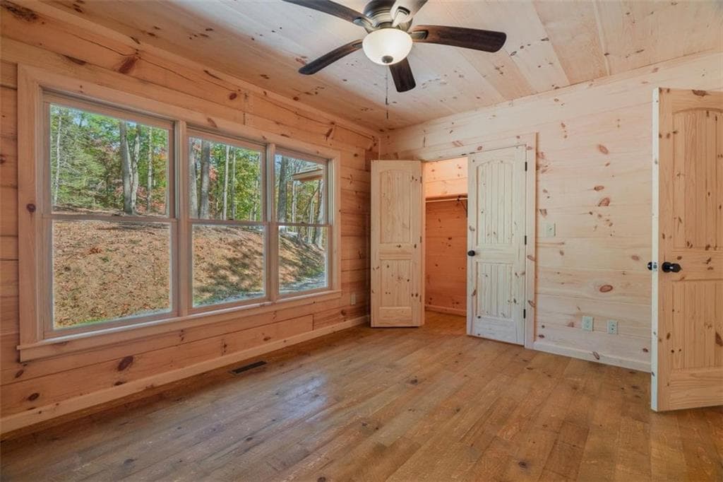 2 bedroom, 2 bathroom, 1,200 sq ft single family residence for sale at 100 Crystal Oliver Lane, Blue Ridge, GA 30513 — photo 9
