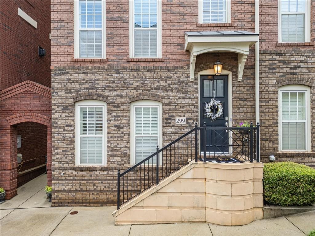 3 bedroom, 5 bathroom, 2,870 sq ft townhouse for sale at 299 Green Street, Marietta, GA 30060 — photo 2