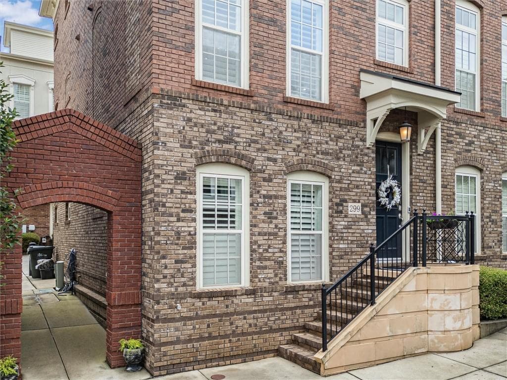 3 bedroom, 5 bathroom, 2,870 sq ft townhouse for sale at 299 Green Street, Marietta, GA 30060 — photo 3