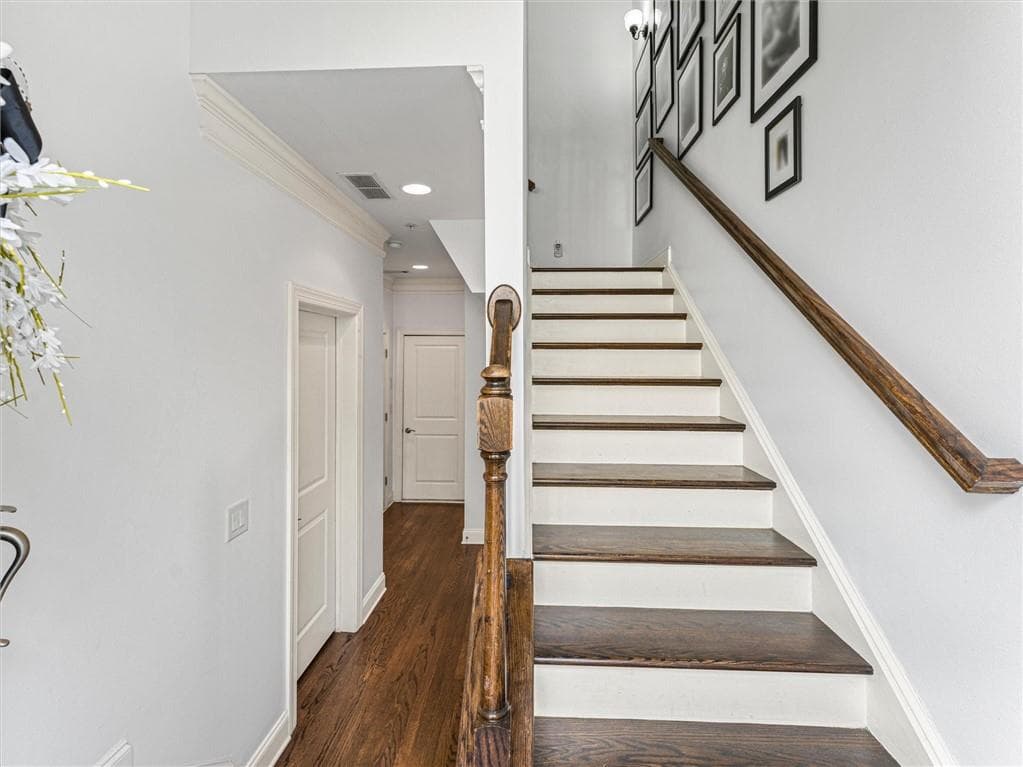 3 bedroom, 5 bathroom, 2,870 sq ft townhouse for sale at 299 Green Street, Marietta, GA 30060 — photo 4