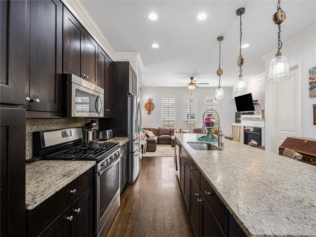 3 bedroom, 5 bathroom, 2,870 sq ft townhouse for sale at 299 Green Street, Marietta, GA 30060 — photo 9