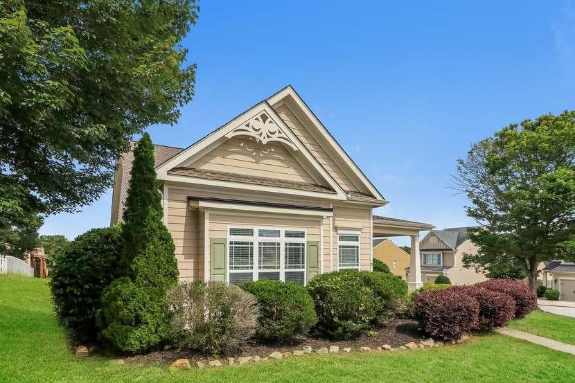 3 bedroom, 2 bathroom, 1,605 sq ft single family residence for sale at 2986 Dungeness Drive, Douglasville, GA 30135 — photo 2