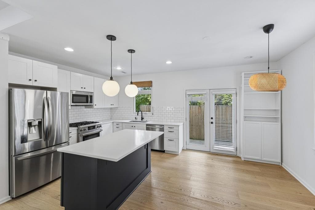 2 bedroom, 2 bathroom, 1,512 sq ft condominium under contract at 846 Saint Charles Avenue B, Atlanta, GA 30306 — photo 3