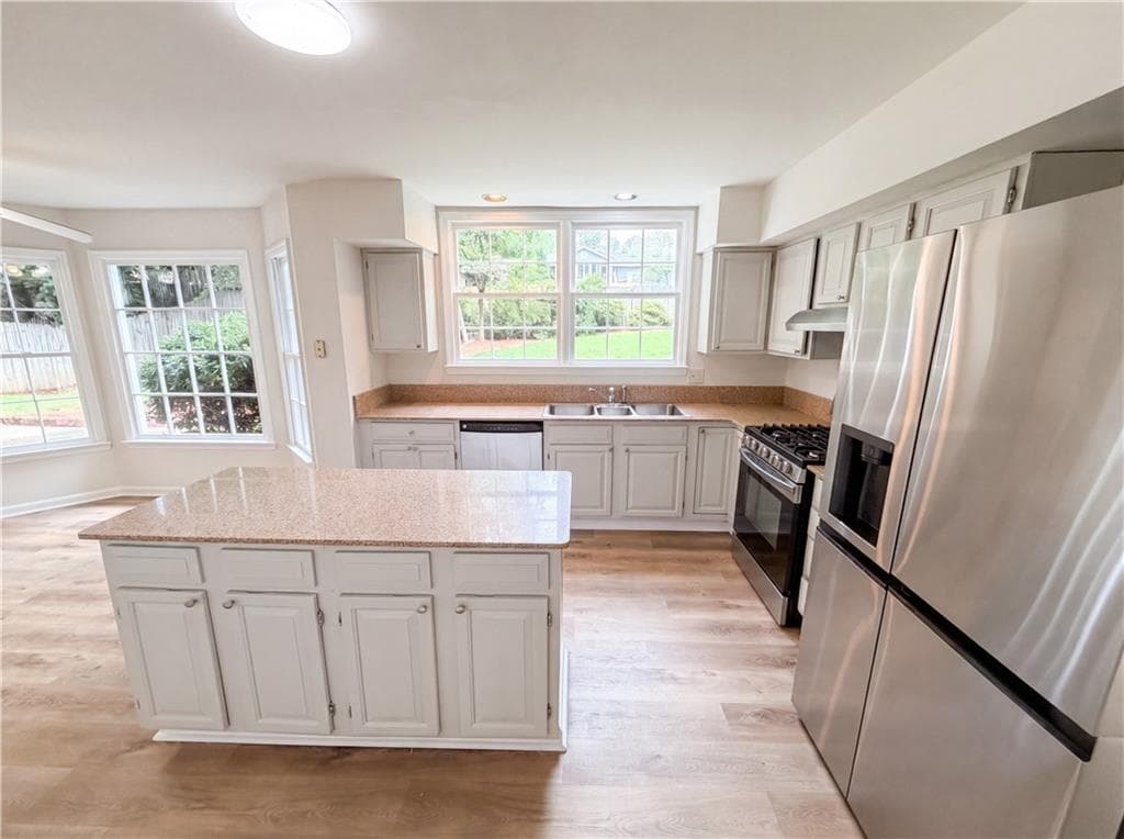 4 bedroom, 3 bathroom, 2,236 sq ft single family residence for sale at 2178 Whitehall Drive, Marietta, GA 30066 — photo 7