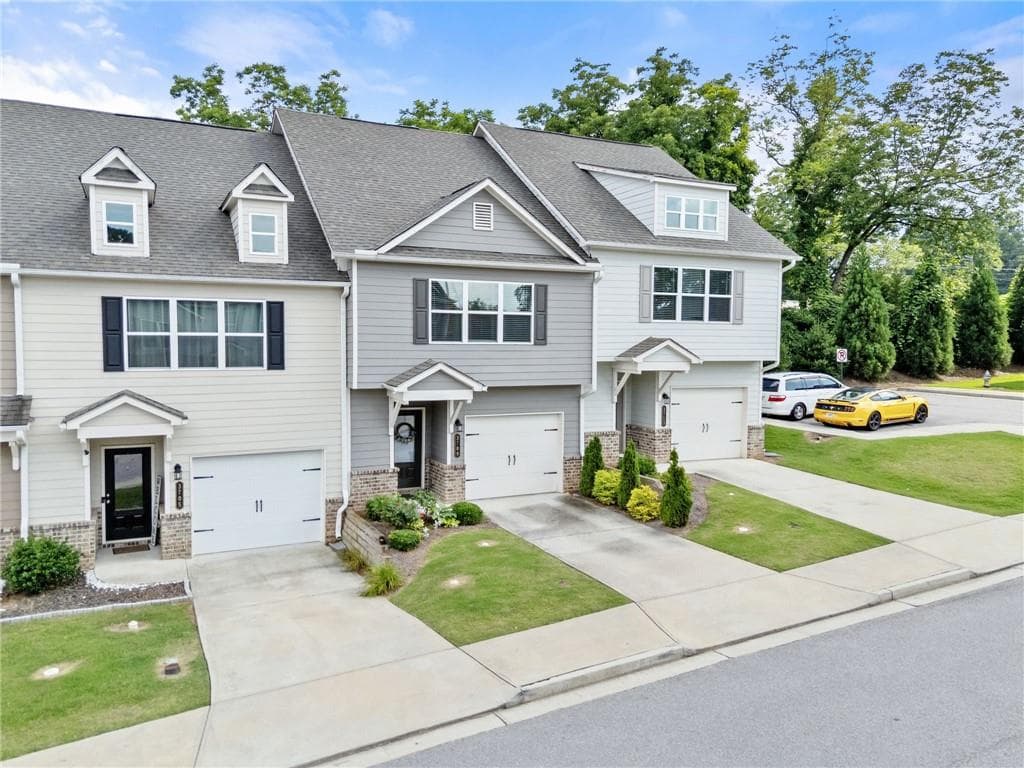 3 bedroom, 3 bathroom, 1,469 sq ft townhouse for sale at 3709 Acorn Drive, Oakwood, GA 30566 — photo 3