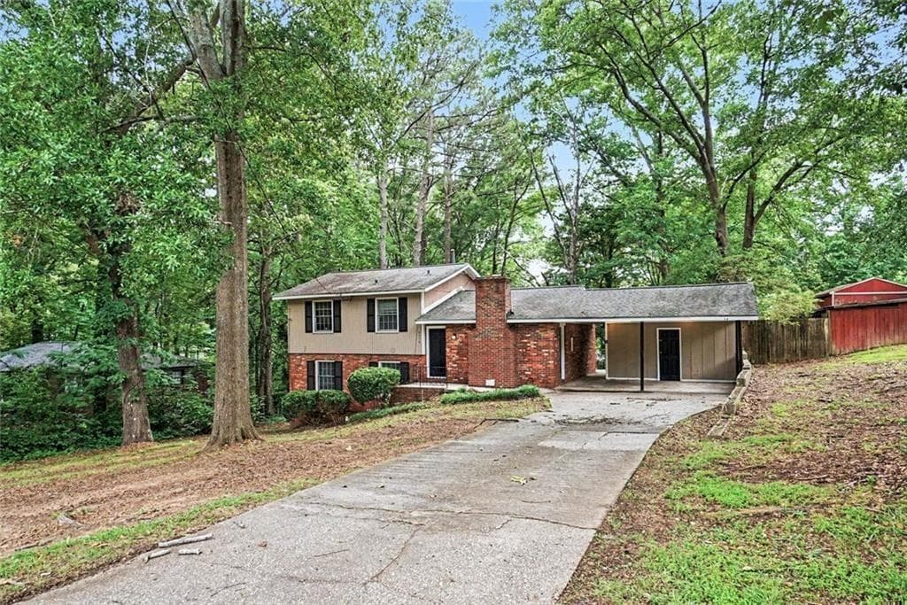 5 bedroom, 2 bathroom, 1,650 sq ft single family residence for sale at 6436 Piney Circle, Mableton, GA 30126 — photo 2