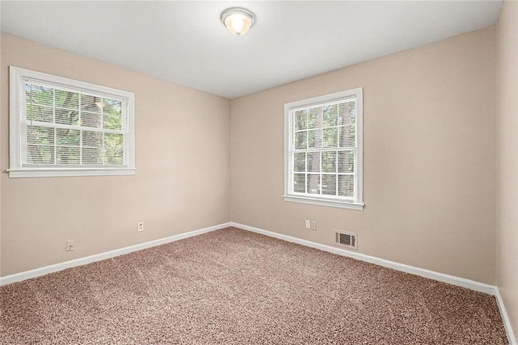 5 bedroom, 2 bathroom, 1,650 sq ft single family residence for sale at 6436 Piney Circle, Mableton, GA 30126 — photo 7