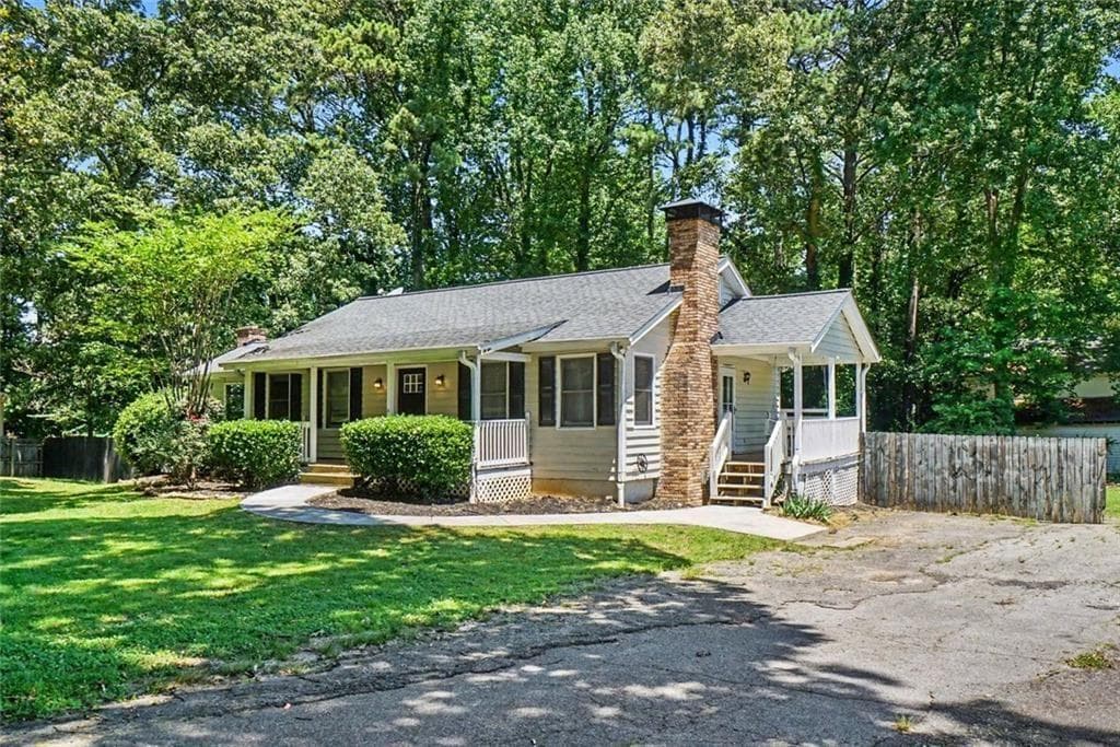 3 bedroom, 3 bathroom, 1,756 sq ft single family residence for sale at 3560 Hogan Drive, Kennesaw, GA 30152 — photo 2