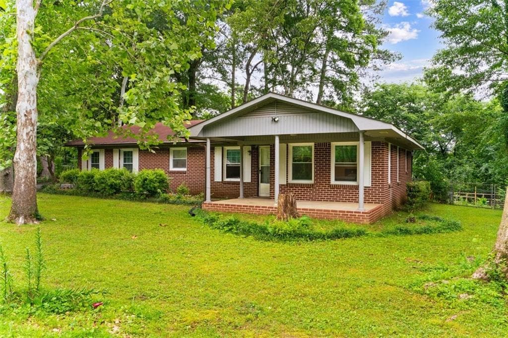 3 bedroom, 1 bathroom, 1,408 sq ft single family residence for sale at 156 Parker Road, Calhoun, GA 30701 — photo 5