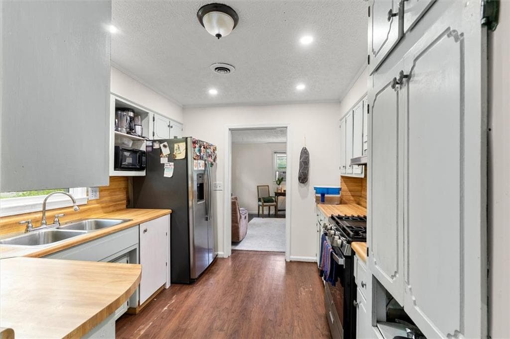 3 bedroom, 1 bathroom, 1,408 sq ft single family residence for sale at 156 Parker Road, Calhoun, GA 30701 — photo 9