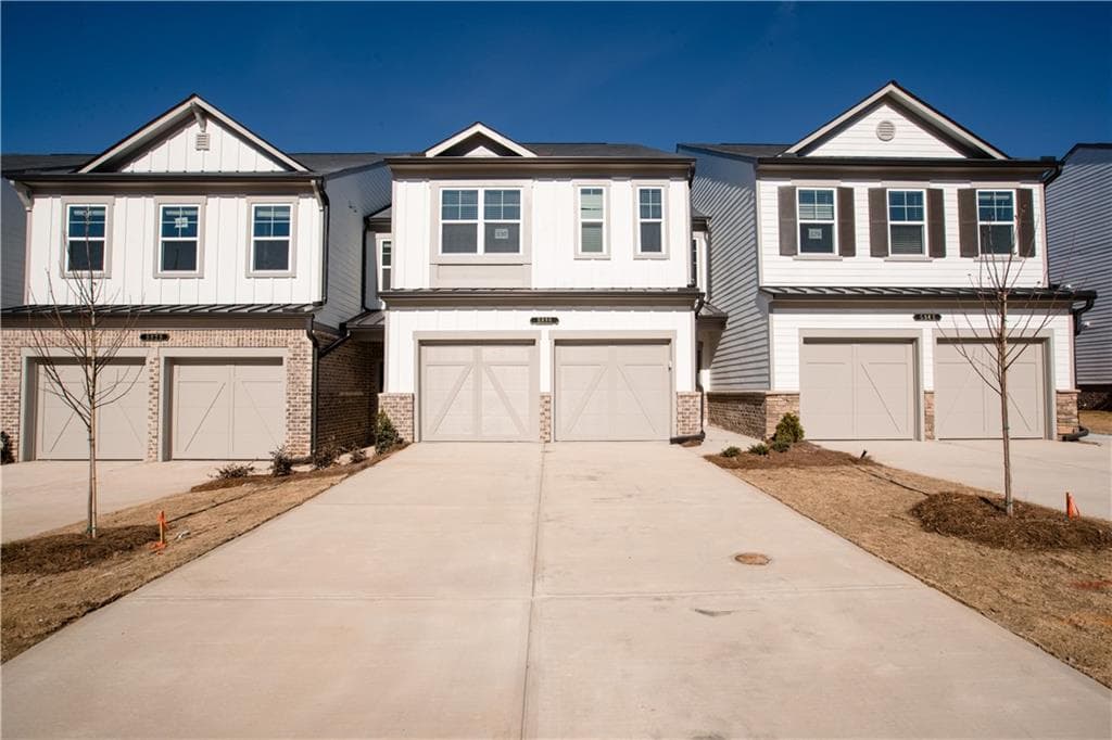 3 bedroom, 3 bathroom, 1,970 sq ft townhouse for rent at 5935 Osgood Place, Cumming, GA 30028 for $2,200 a month — photo 1 of 26