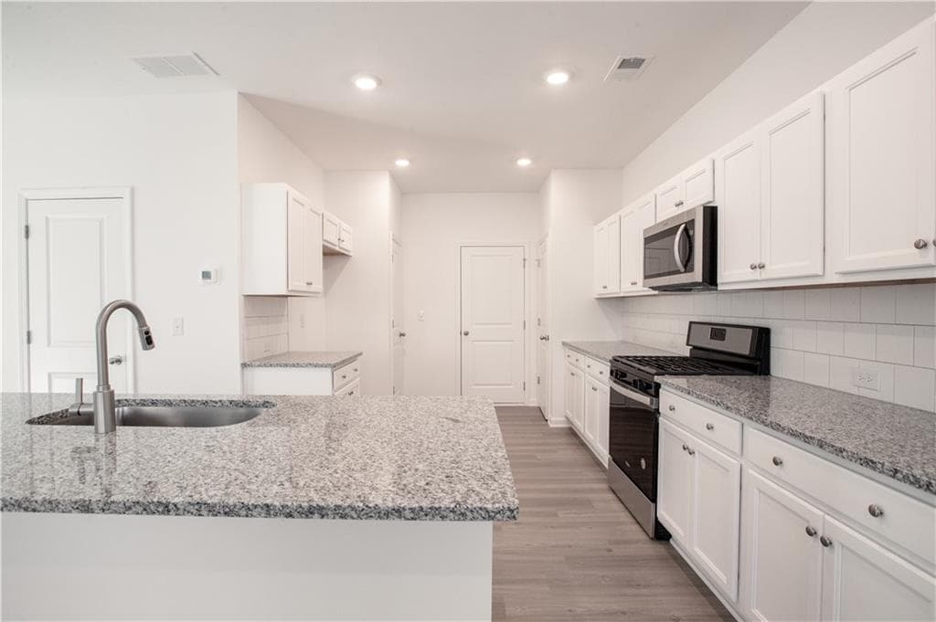 3 bedroom, 3 bathroom, 1,970 sq ft townhouse for rent at 5935 Osgood Place, Cumming, GA 30028 for $2,200 a month — photo 7