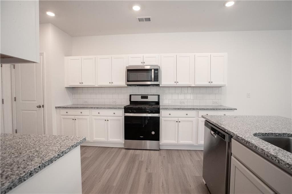 3 bedroom, 3 bathroom, 1,970 sq ft townhouse for rent at 5935 Osgood Place, Cumming, GA 30028 for $2,200 a month — photo 8