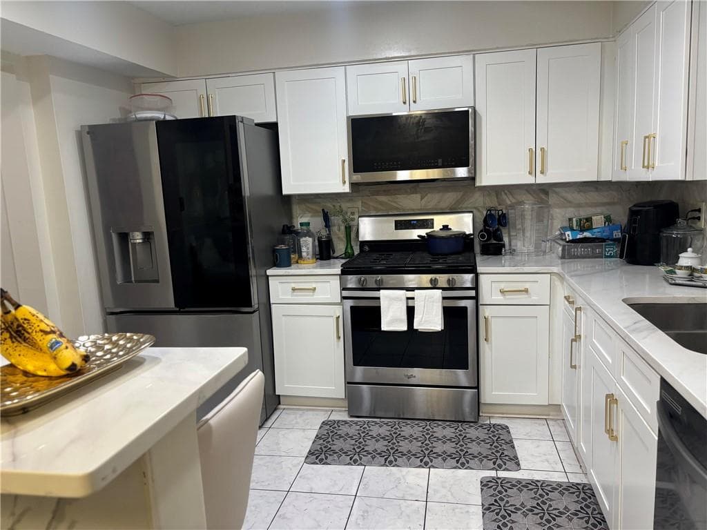 2 bedroom, 3 bathroom townhouse for rent at 3045 Shadow Walk Lane, Tucker, GA 30084 for $2,000 a month — photo 7