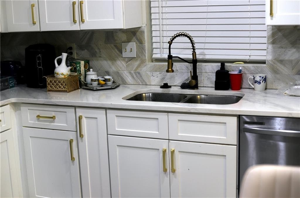 2 bedroom, 3 bathroom townhouse for rent at 3045 Shadow Walk Lane, Tucker, GA 30084 for $2,000 a month — photo 8