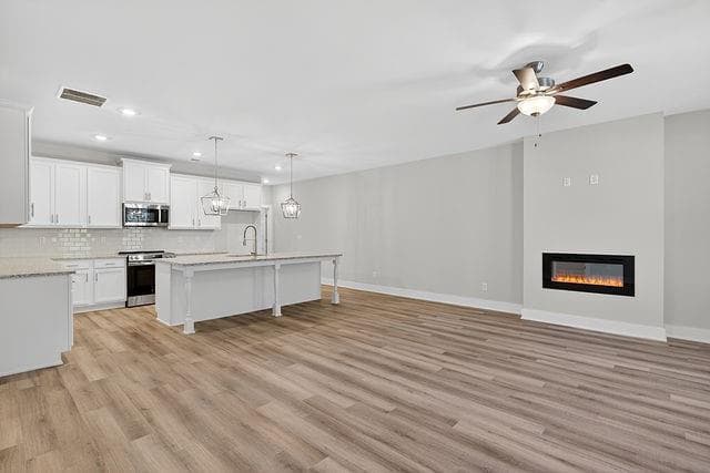 3 bedroom, 3 bathroom, 1,869 sq ft townhouse for sale at 2562 Harbor Ridge Pass Lot 338, Gainesville, GA 30507 — photo 3