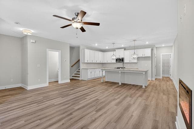 3 bedroom, 3 bathroom, 1,869 sq ft townhouse for sale at 2562 Harbor Ridge Pass Lot 338, Gainesville, GA 30507 — photo 5