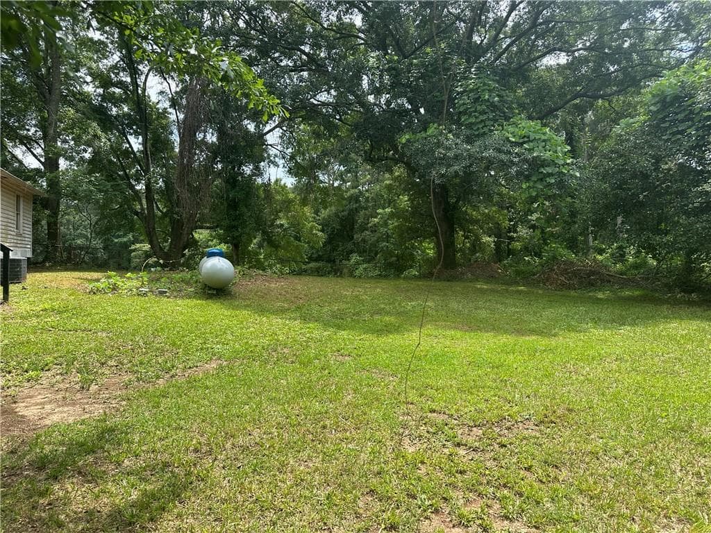 3 bedroom, 1 bathroom, 1,048 sq ft single family residence for sale at 155 Old Stage Coach Road, Stockbridge, GA 30281 — photo 3