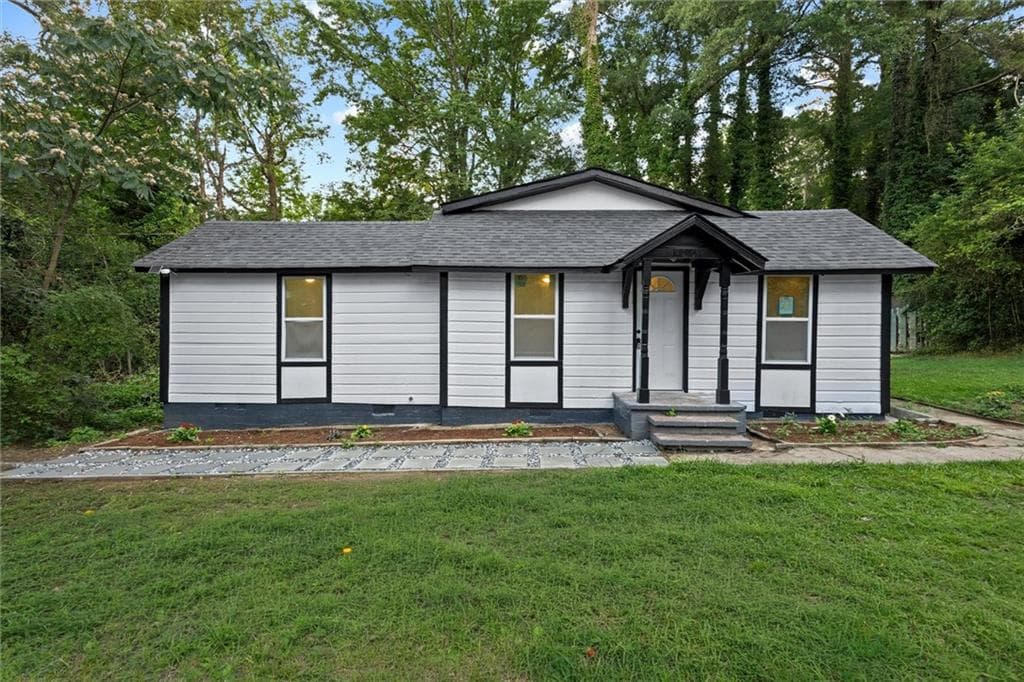 4 bedroom, 3 bathroom, 2,500 sq ft single family residence for sale at 4210 Rockbridge Road, Stone Mountain, GA 30083 — photo 2