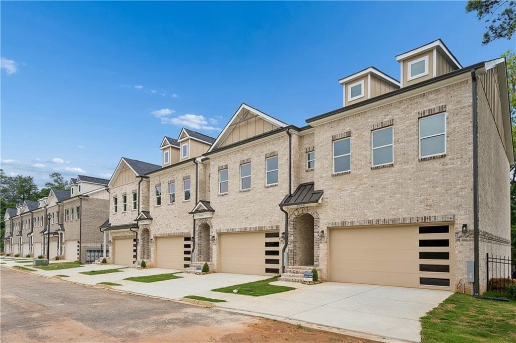4 bedroom, 4 bathroom, 2,924 sq ft townhouse for rent at 3366 Sarah Trail 4, Decatur, GA 30032 for $3,200 a month — photo 2