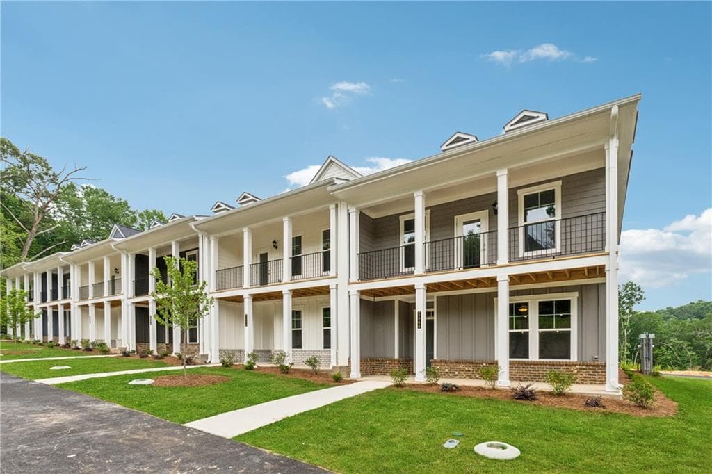 4 bedroom, 3 bathroom, 1,871 sq ft townhouse for sale at 2546 Harbor Ridge Pass Lot 341, Gainesville, GA 30507 — photo 2