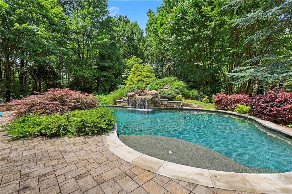 4 bedroom, 4 bathroom, 3,378 sq ft single family residence for sale at 390 Virginia Hills Road, Royston, GA 30662 — photo 5