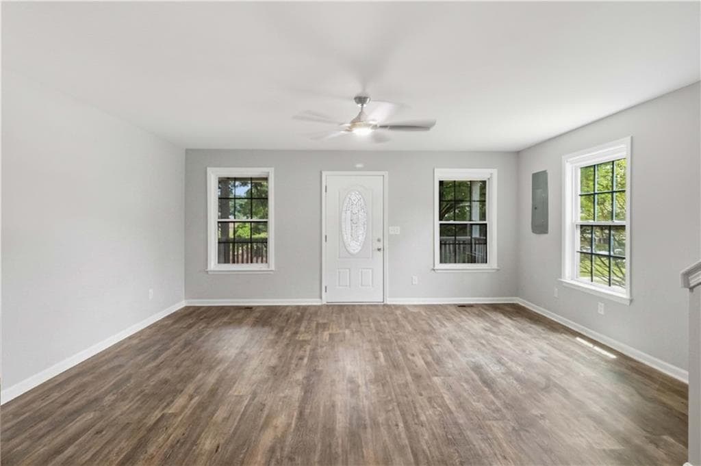 3 bedroom, 3 bathroom, 1,728 sq ft single family residence for sale at 925 Sims Street, Atlanta, GA 30310 — photo 2