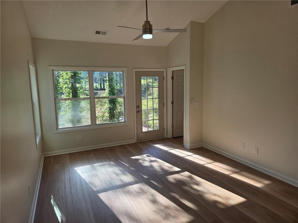 3 bedroom, 3 bathroom, 1,550 sq ft townhouse for sale at 2555 Flat Shoals Road 2701, Atlanta, GA 30349 — photo 4