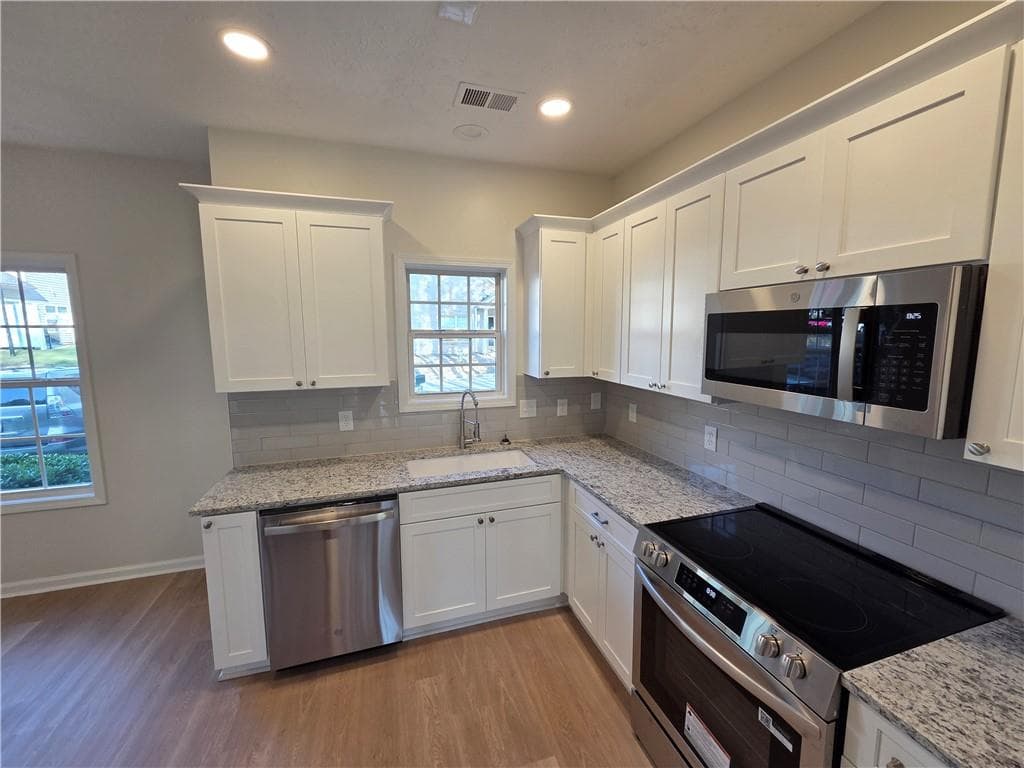 3 bedroom, 3 bathroom, 1,550 sq ft townhouse for sale at 2555 Flat Shoals Road 2701, Atlanta, GA 30349 — photo 8