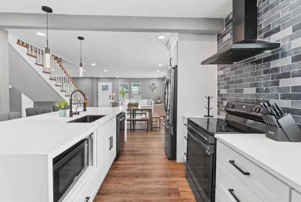 4 bedroom, 3 bathroom, 2,636 sq ft single family residence for sale at 1204 Martin Luther King Junior Drive, Atlanta, GA 30314 — photo 5