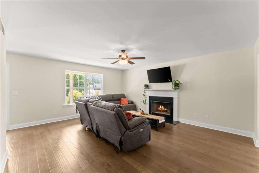 3 bedroom, 3 bathroom, 1,817 sq ft single family residence for sale at 5442 Stepstone Way, Gainesville, GA 30506 — photo 8